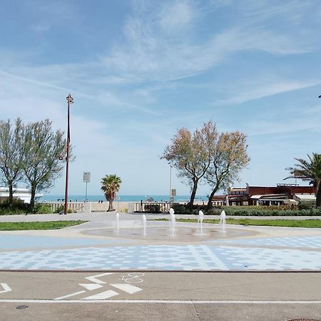 La Casa Al Mare Apartment Rimini Bagian luar foto
