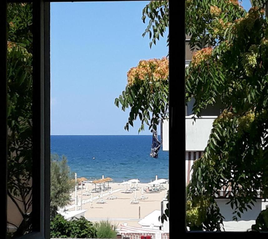 La Casa Al Mare Apartment Rimini Bagian luar foto